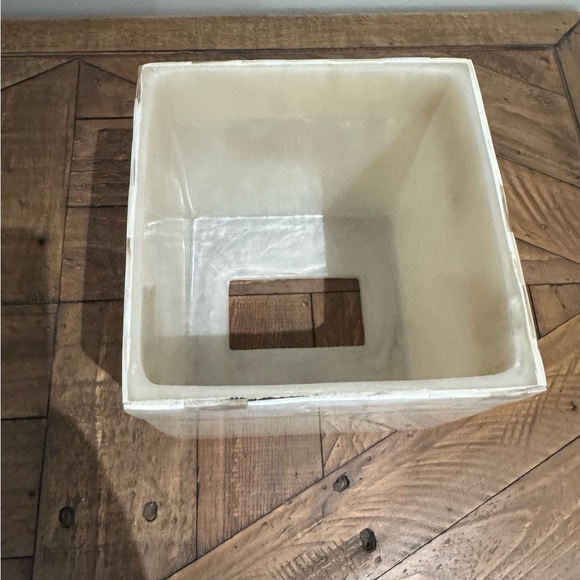 Capiz Mother Of Pearl Tissue Box Cover - Picture 5 of 7